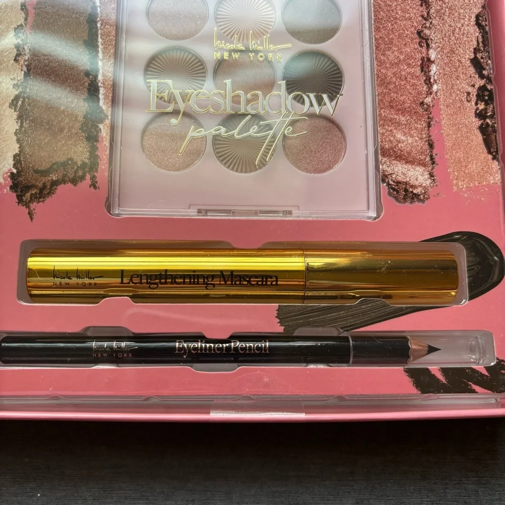 Nicole Miller Love That Look Makeup eye Kit